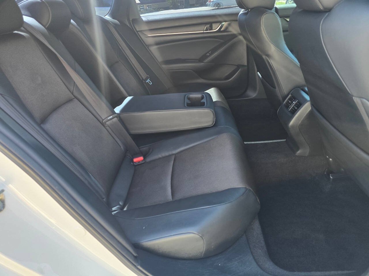Used 2018 Honda Accord Sport image 20