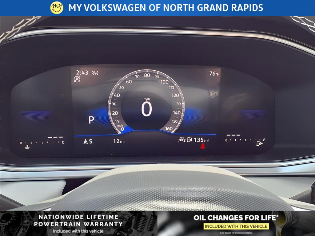 New 2025 Volkswagen Taos SE image 29