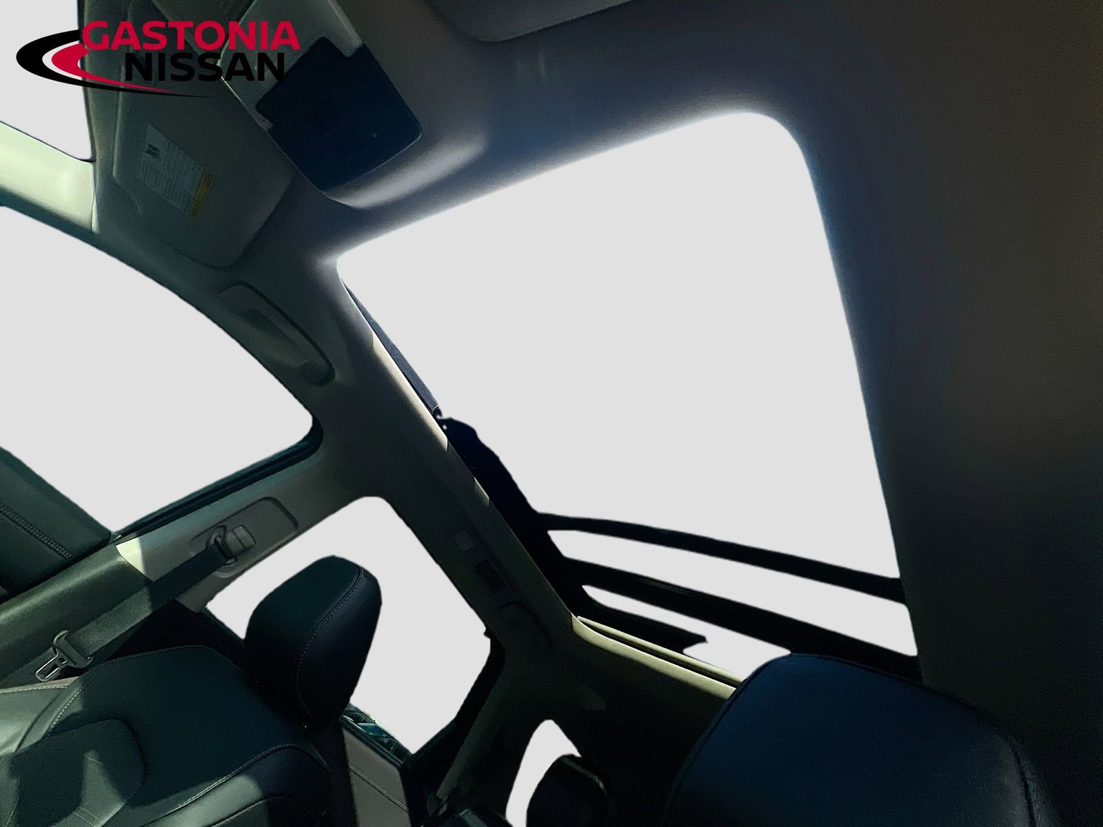 Used 2025 Nissan Pathfinder Platinum w/ Cargo Package image 30