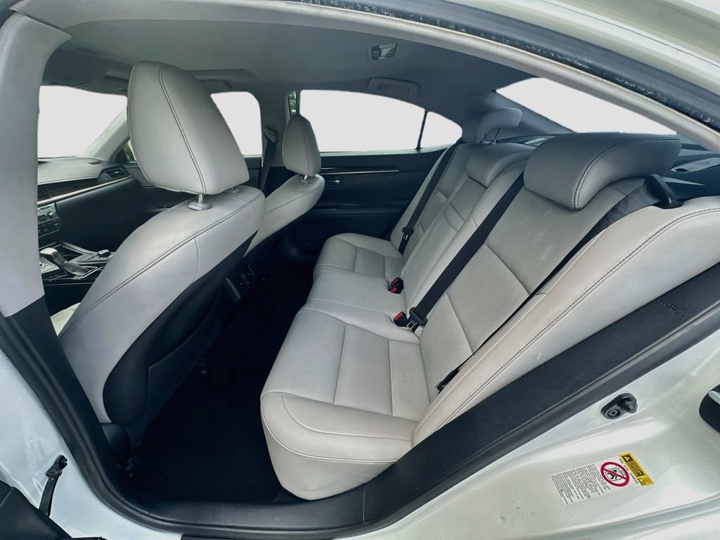 Used 2016 Lexus ES 350 w/ Premium Package w/Wood Trim FWD image 24