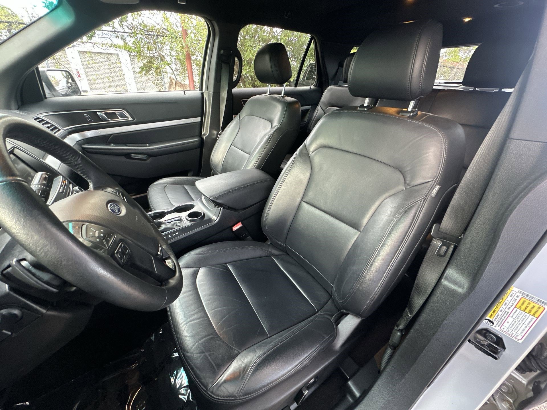 Used 2016 Ford Explorer XLT w/ Equipment Group 202A image 13