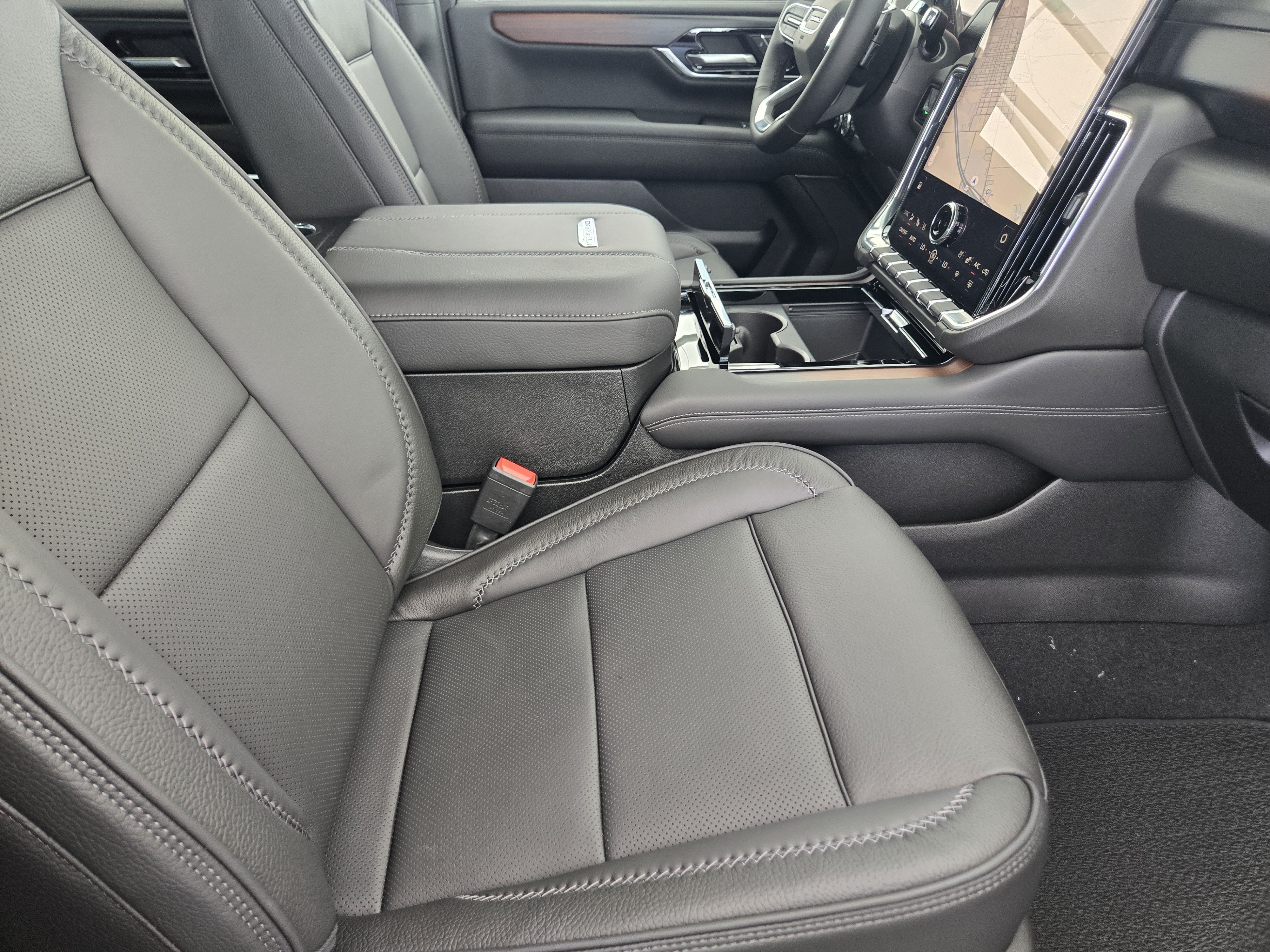 New 2026 GMC Yukon XL Denali w/ Denali Reserve Package AWD/4WD image 12
