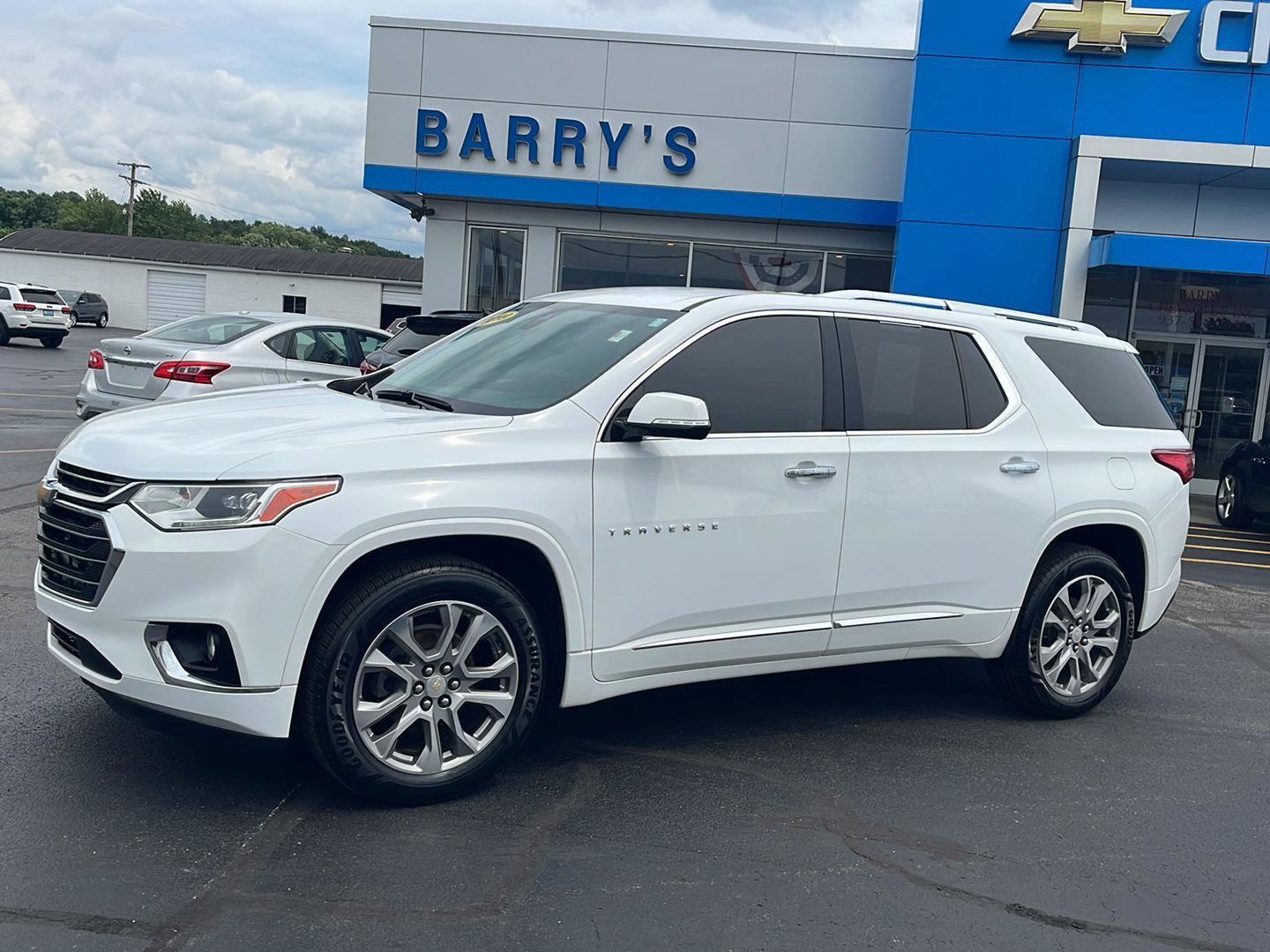 Used 2019 Chevrolet Traverse Premier AWD/4WD image 2
