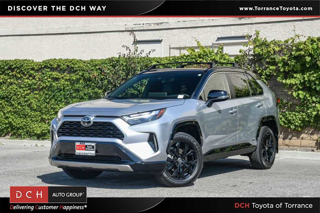 Used 2025 Toyota RAV4 XSE w/ Weather Package AWD/4WD image 1