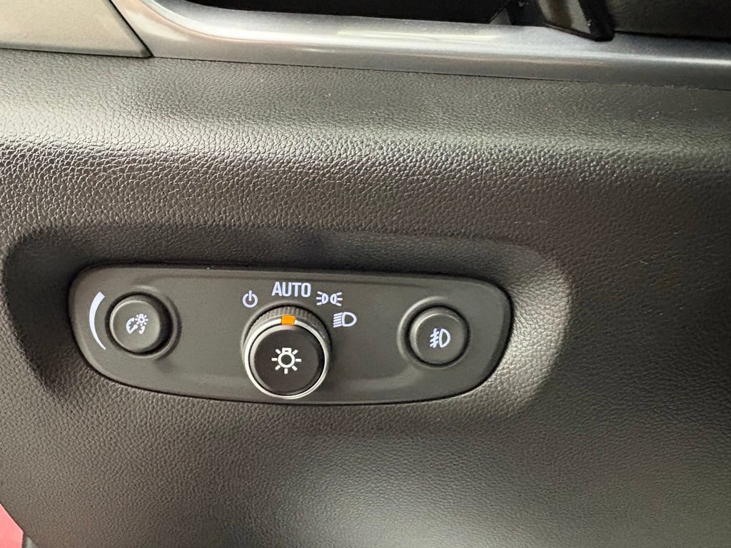 Used 2020 Chevrolet Traverse LT w/ LPO, Floor Liner Package AWD/4WD image 18