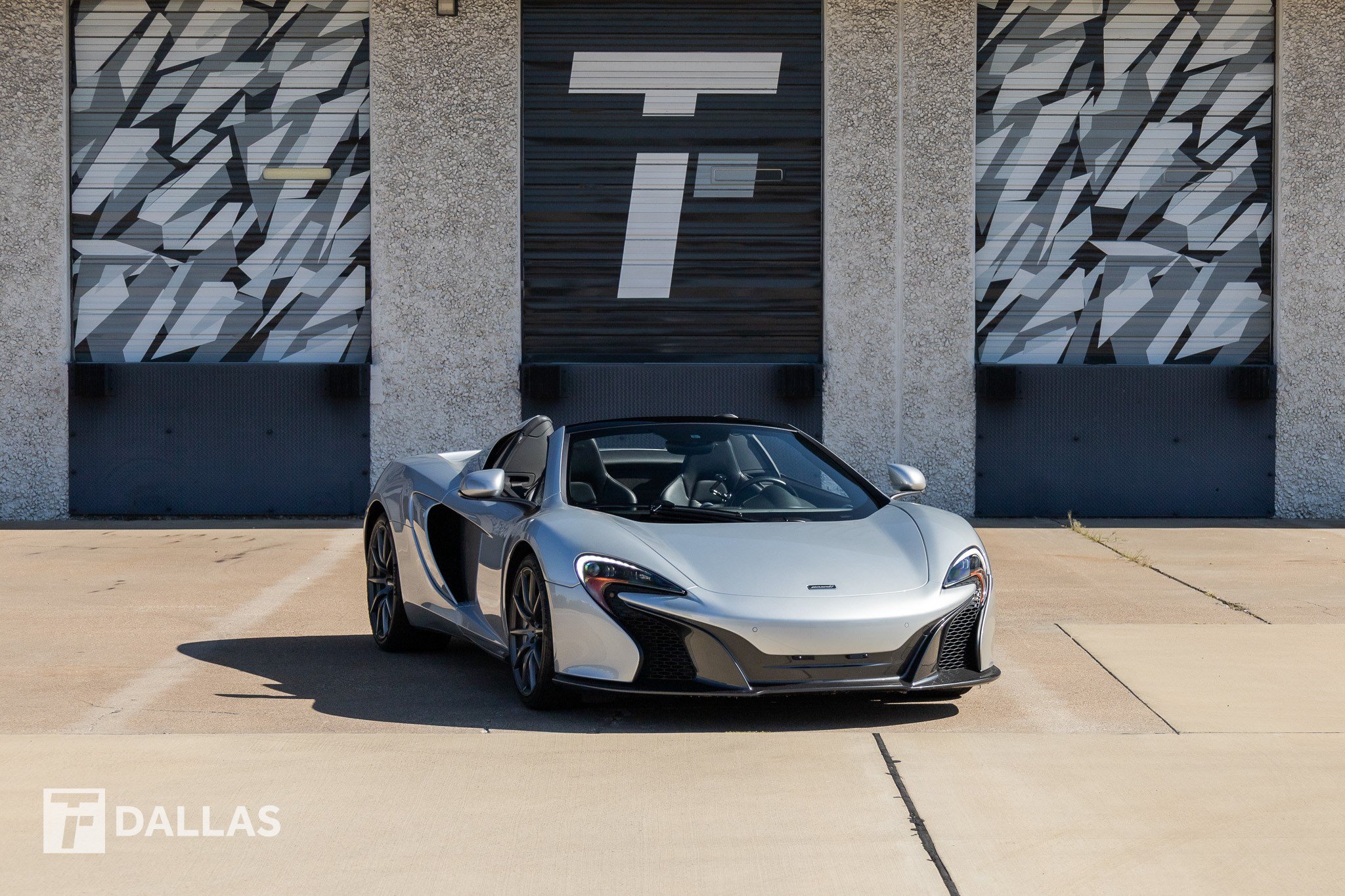 Used 2015 McLaren 650S Spider RWD image 1