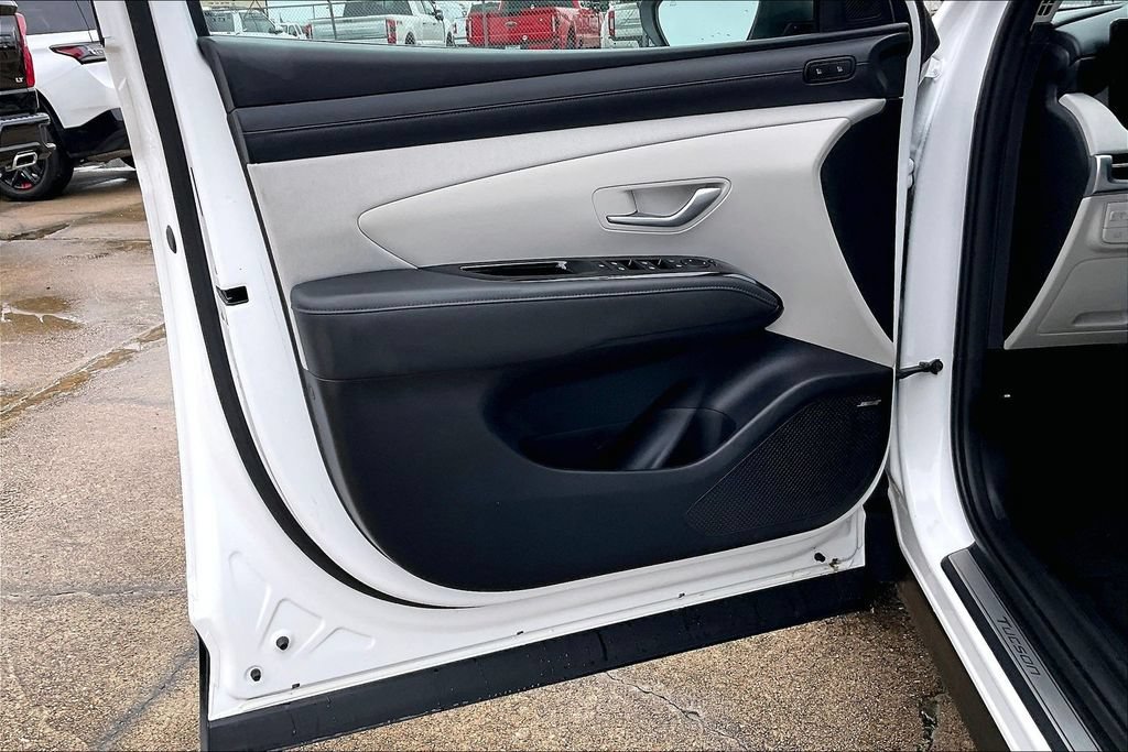 Used 2025 Hyundai Tucson Limited FWD image 17