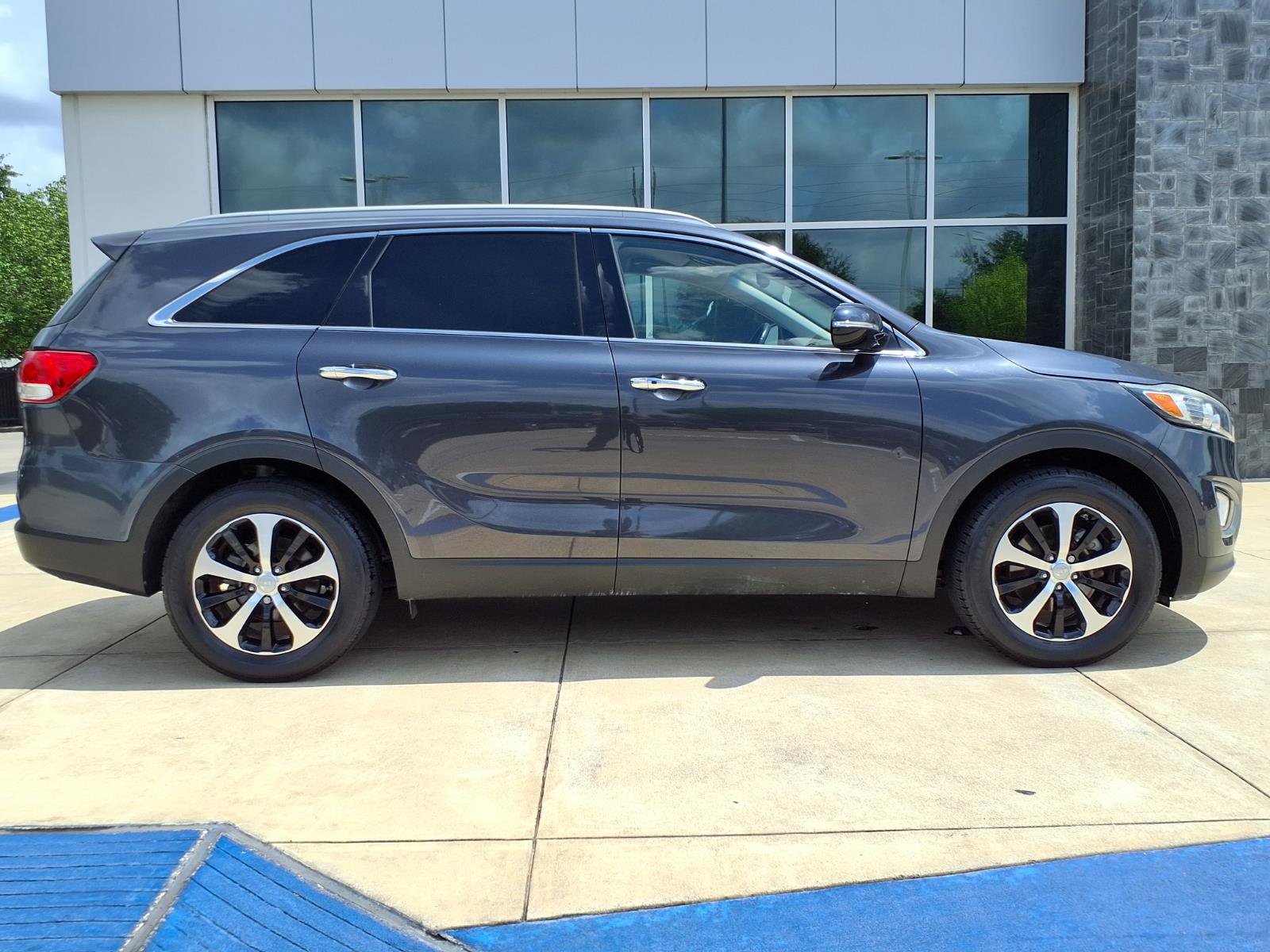 Used 2016 Kia Sorento EX w/ EX Premium Package FWD image 25