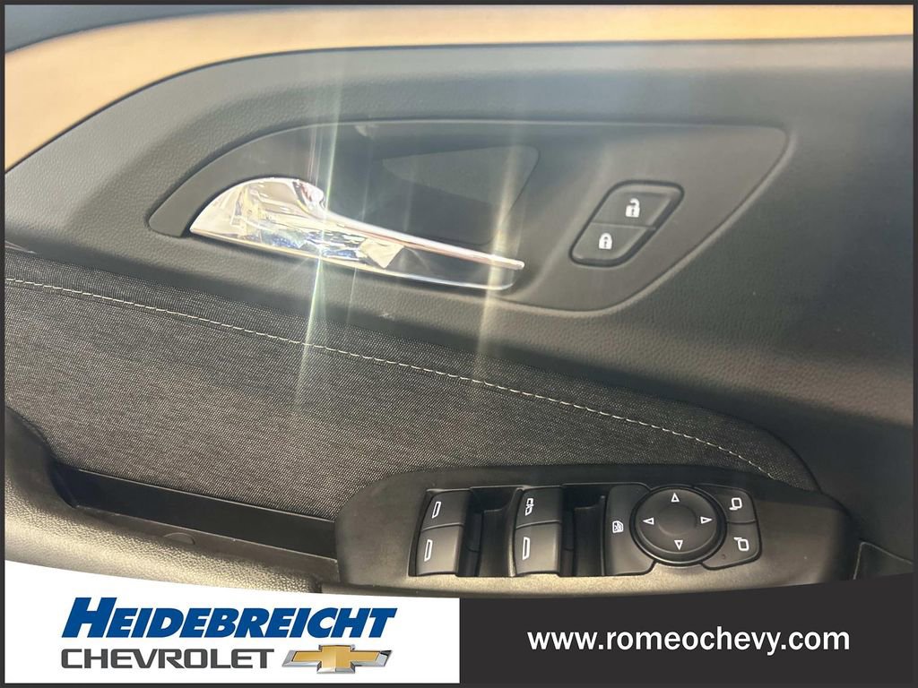 Used 2023 Chevrolet TrailBlazer ACTIV w/ Sun and Liftgate Package image 11