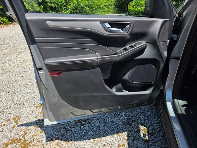 Used 2021 Ford Escape SE FWD image 15