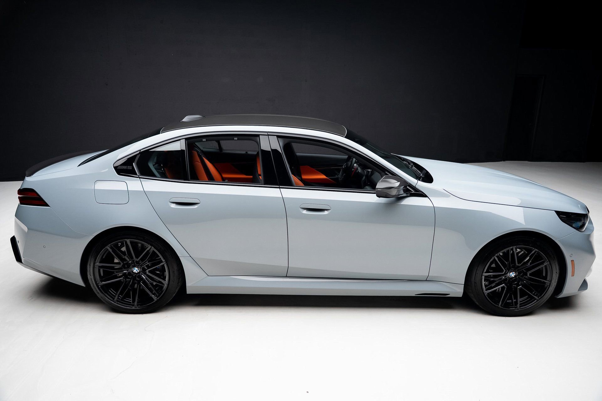 Used 2025 BMW M5 image 37