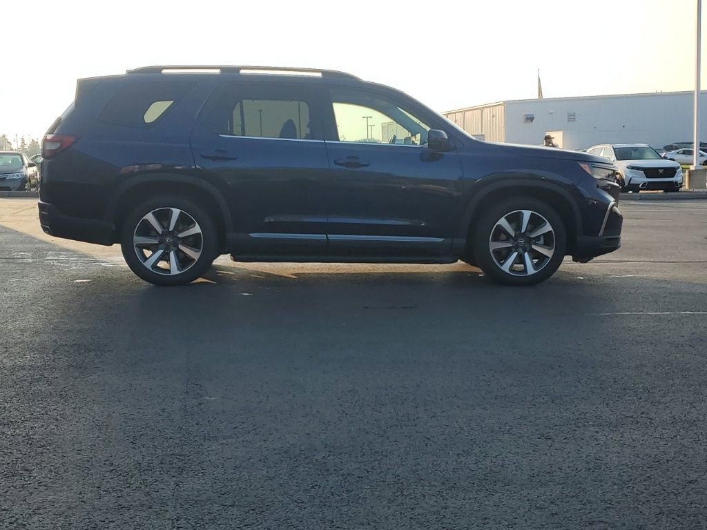 Used 2023 Honda Pilot Elite image 11
