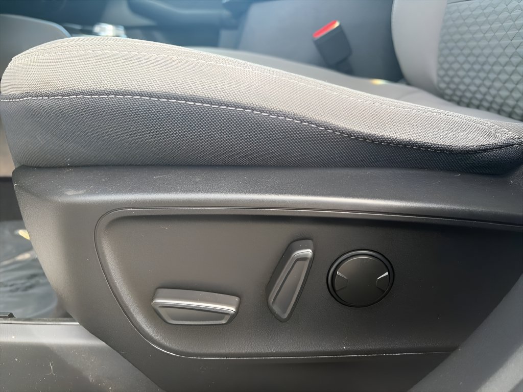 Used 2022 Ford Escape SE w/ Cold Weather Package FWD image 17