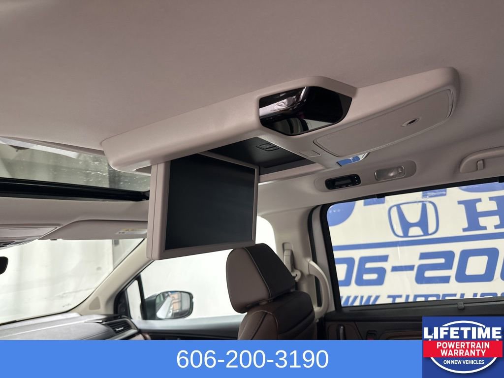 New 2026 Honda Odyssey Touring image 16