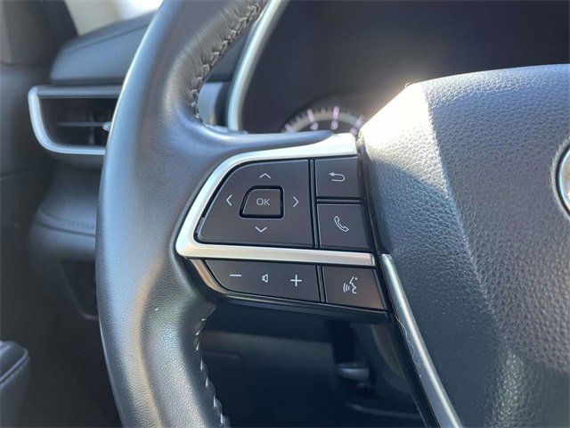 Used 2023 Toyota Highlander XLE image 27