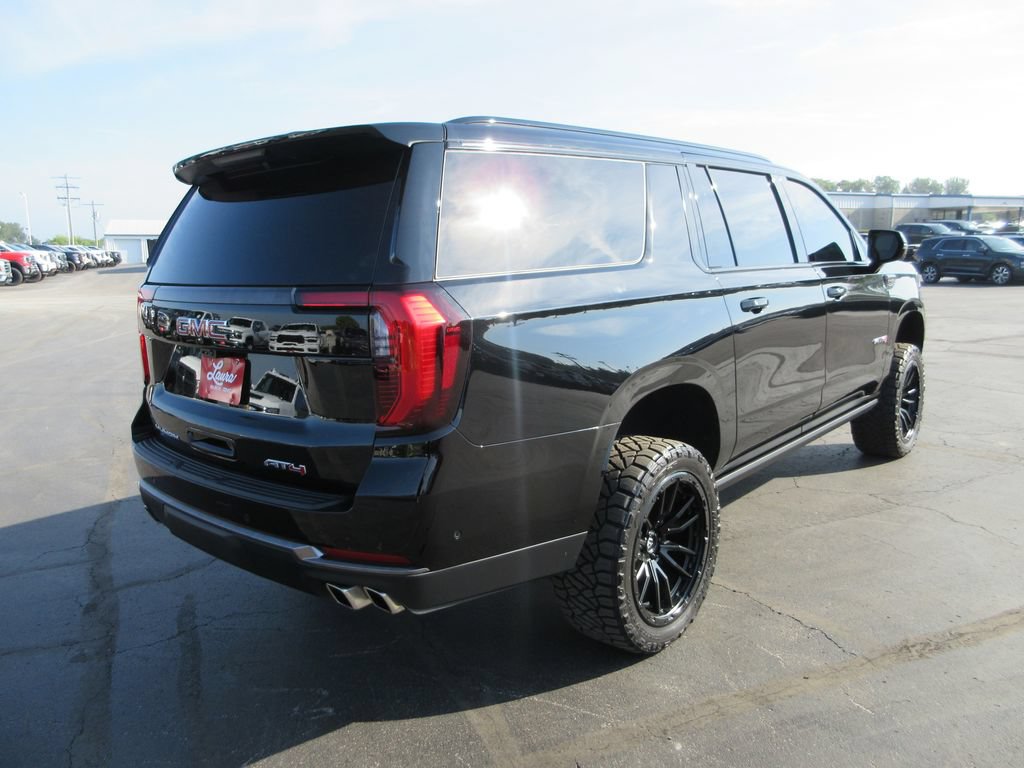 Used 2025 GMC Yukon XL AT4 Ultimate AWD/4WD image 5