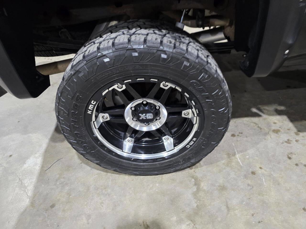 Used 2018 Chevrolet Silverado 1500 LT w/ All Star Edition image 23