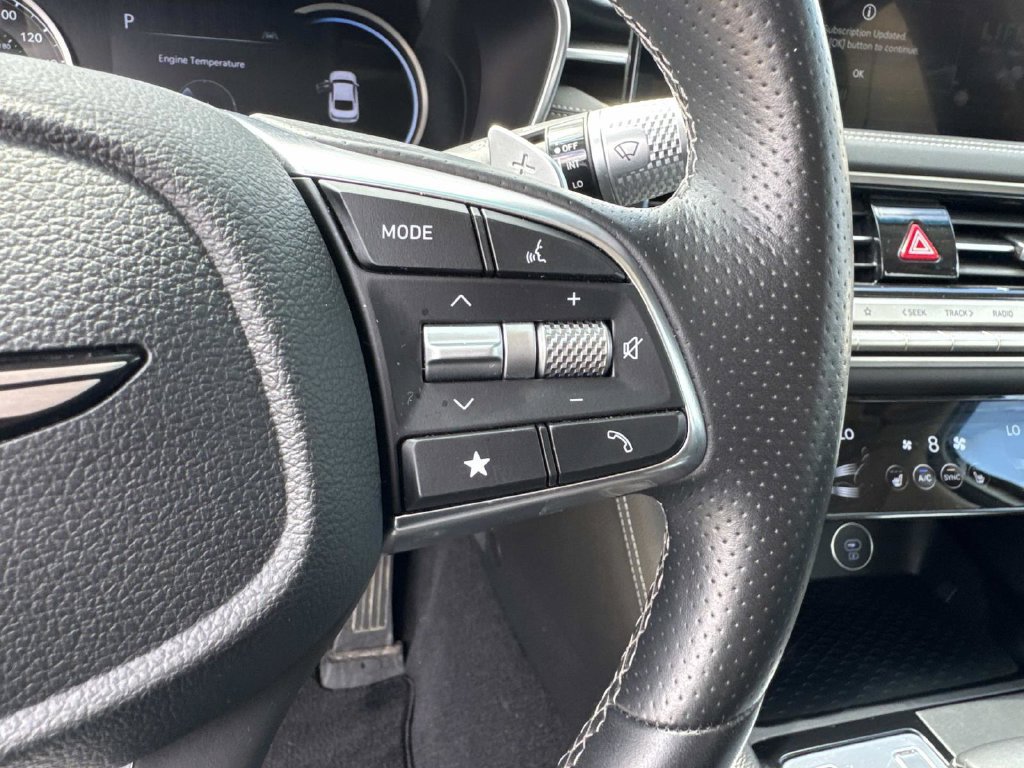 Used 2025 Genesis G70 2.5T RWD image 26