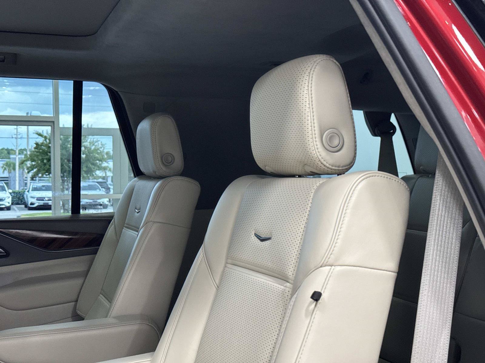 Used 2024 Cadillac Escalade Sport Platinum AWD/4WD image 6