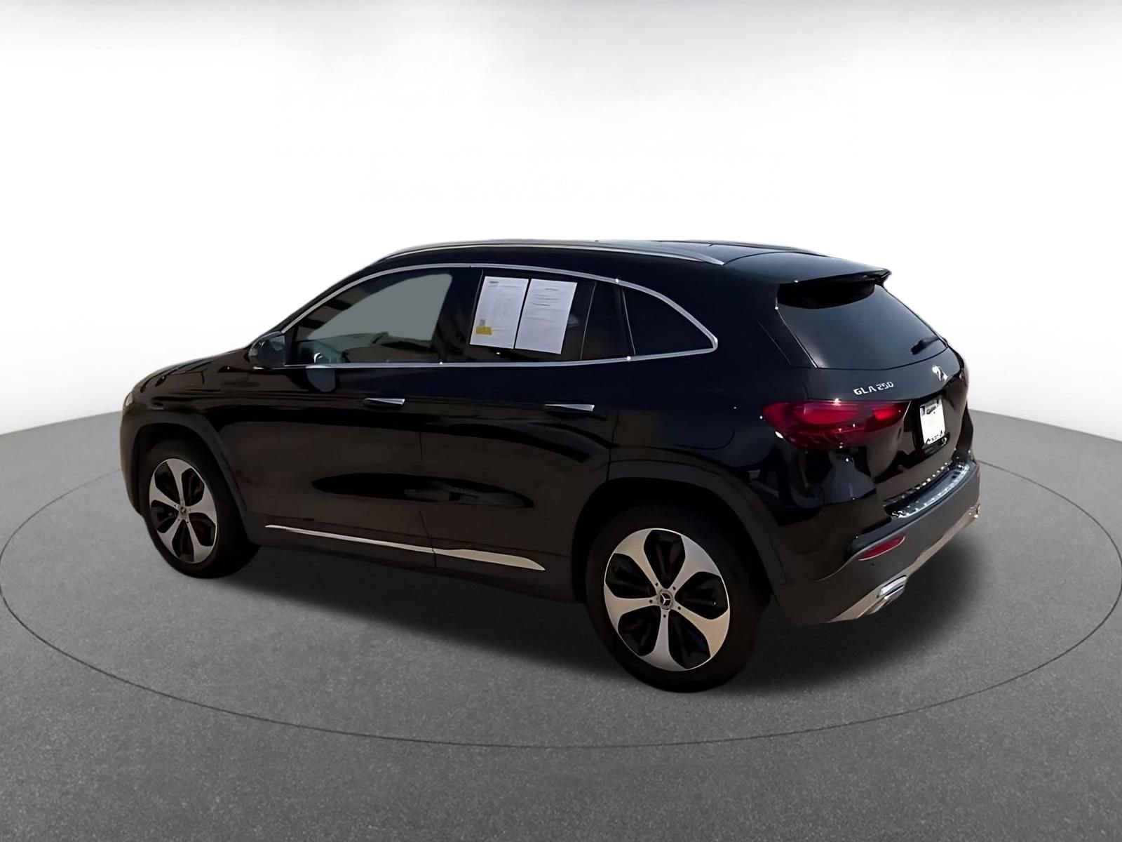 Used 2025 Mercedes-Benz GLA 250 image 10