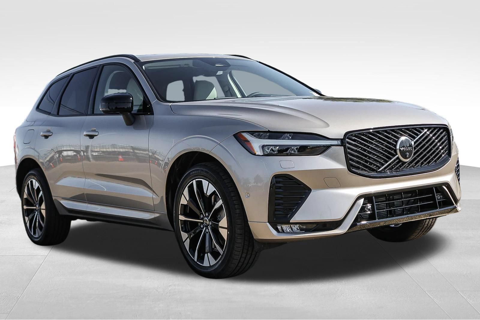 New 2026 Volvo XC60 B5 Ultra w/ Climate Package AWD/4WD image 3
