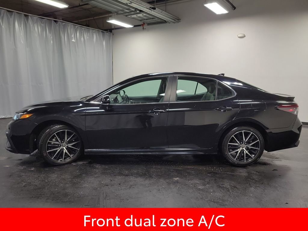 Used 2024 Toyota Camry SE image 5