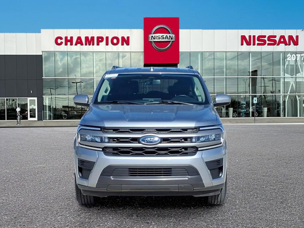 Used 2024 Ford Expedition XLT image 2