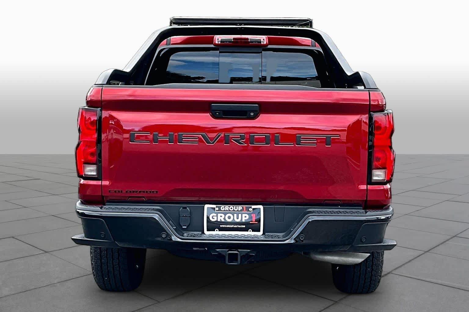 Used 2025 Chevrolet Colorado Z71 w/ Midnight Edition AWD/4WD image 5