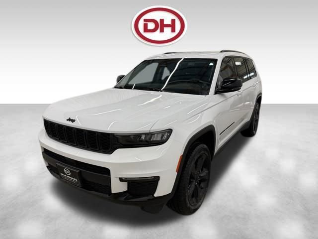 Used 2023 Jeep Grand Cherokee L Limited w/ Black Appearance Package image 9
