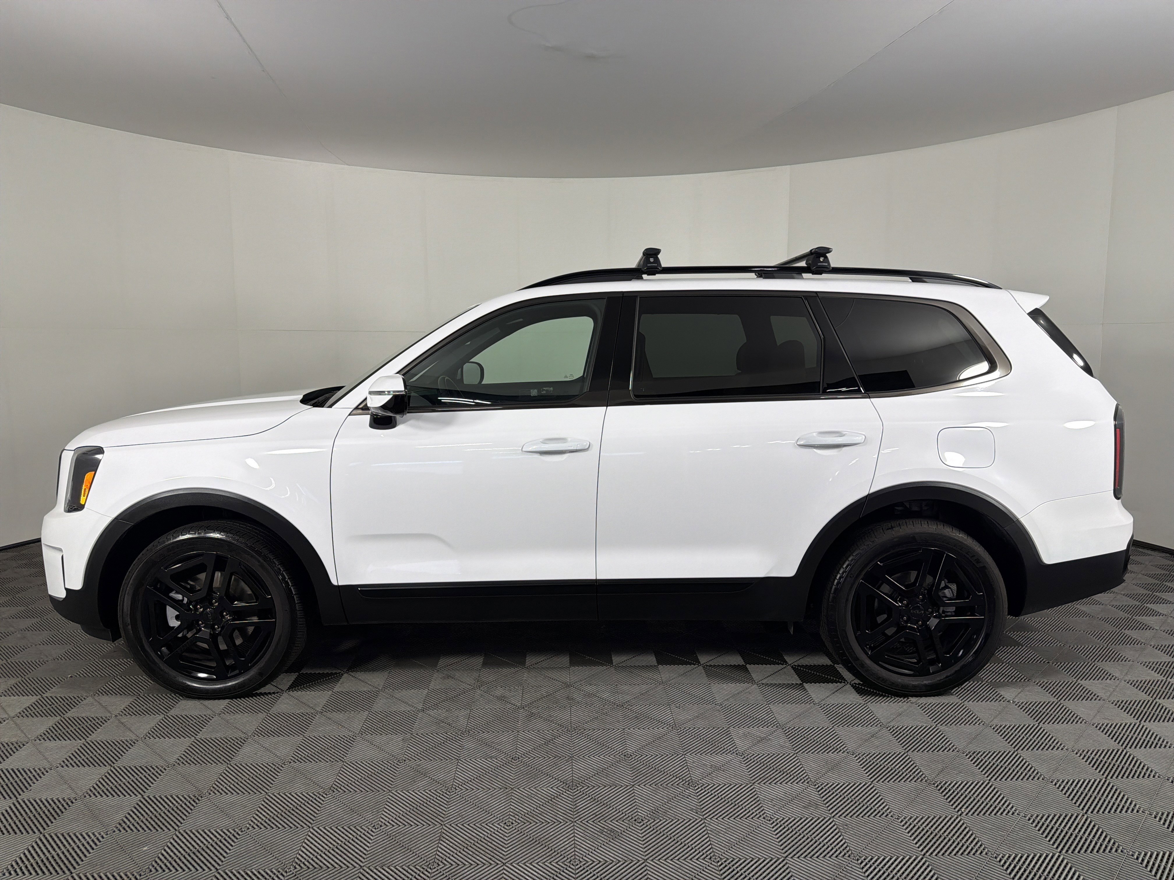 Used 2025 Kia Telluride SX X-Line image 4