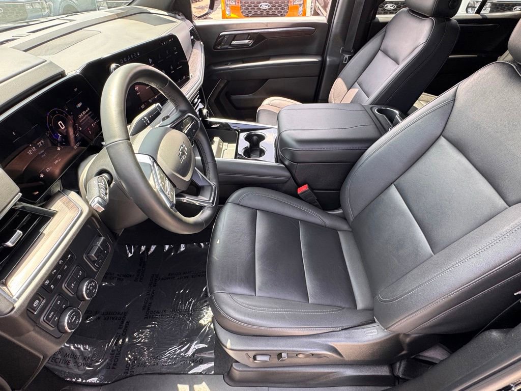 Used 2025 Chevrolet Tahoe Z71 w/ Z71 Off-Road Package AWD/4WD image 18