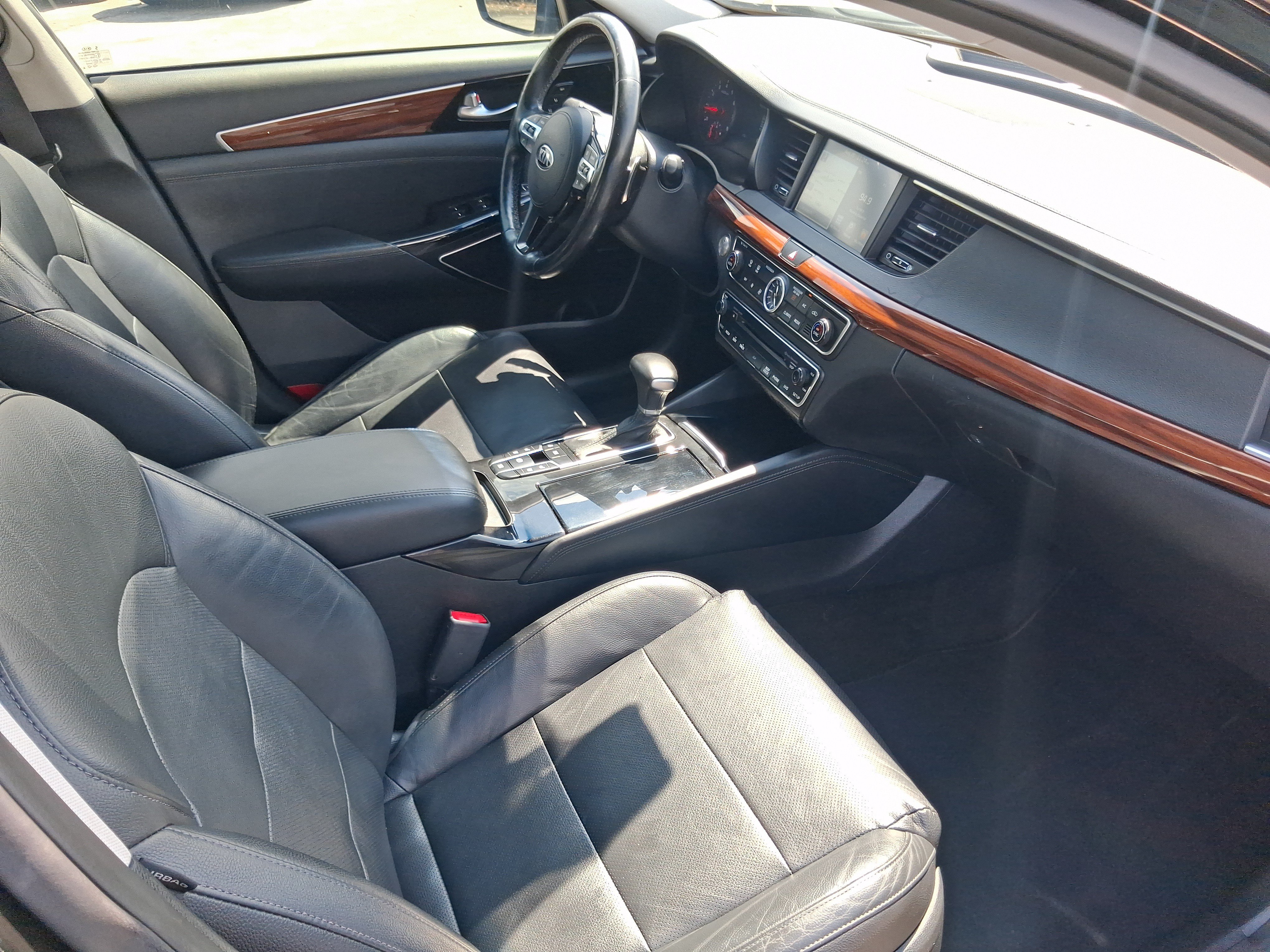 Used 2017 Kia Cadenza Technology FWD image 29