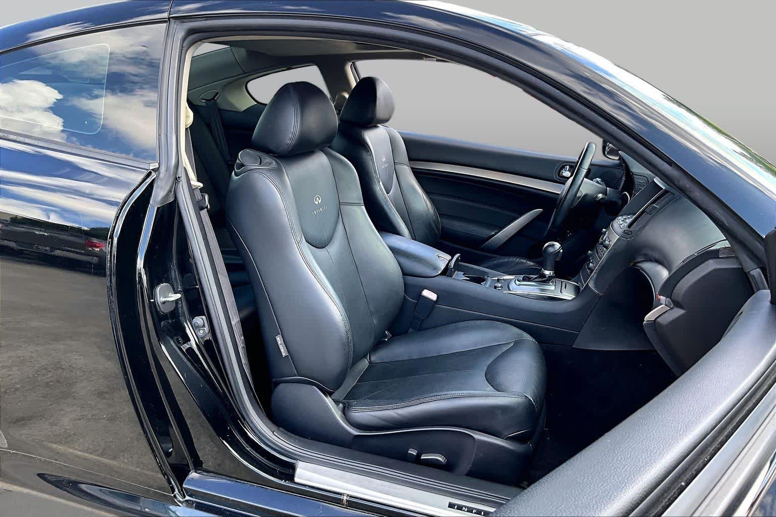 Used 2011 INFINITI G37 Journey w/ Premium Pkg RWD image 8