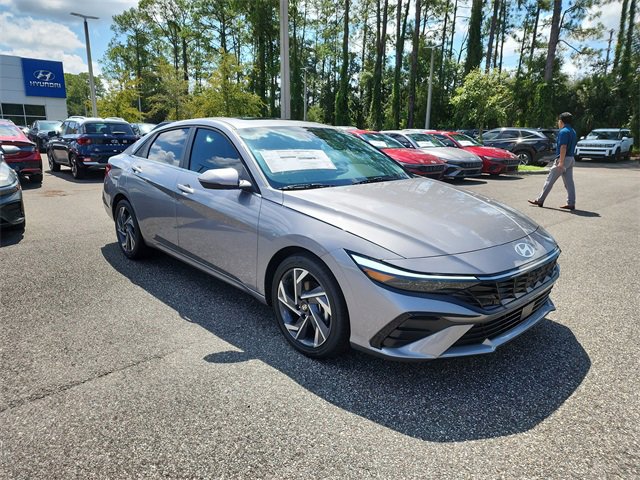 New 2025 Hyundai Elantra Limited