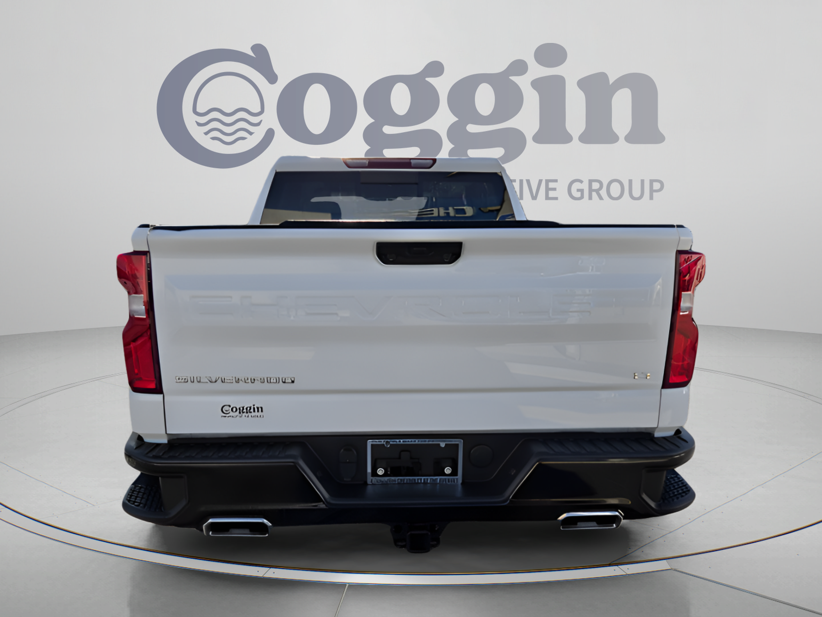 Used 2025 Chevrolet Silverado 1500 LT Trail Boss w/ Convenience Package II AWD/4WD image 4