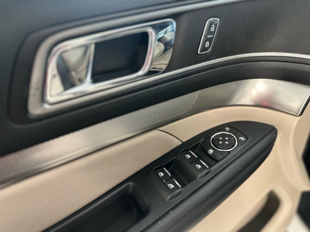 Used 2019 Ford Explorer XLT w/ Equipment Group 202A image 23