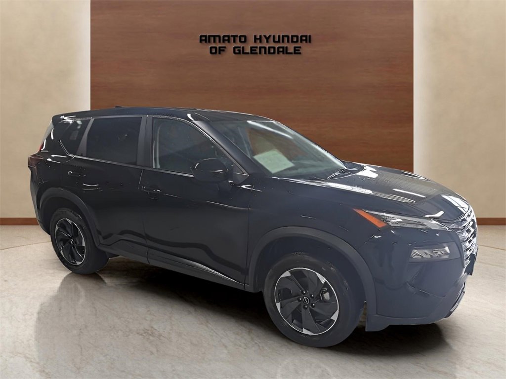 Used 2024 Nissan Rogue SV image 4