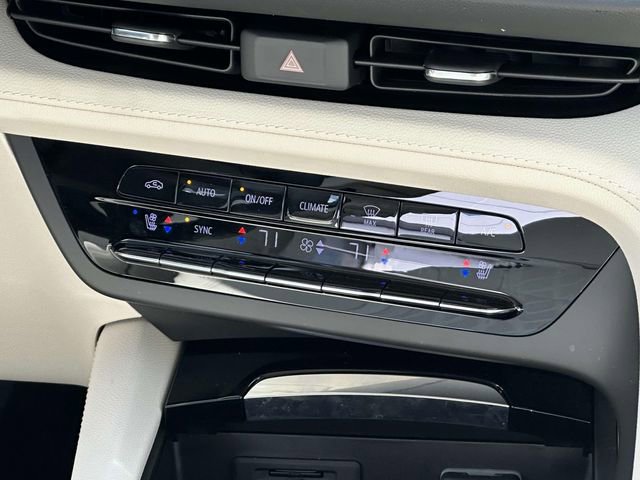 Used 2023 Buick Envision Avenir image 21