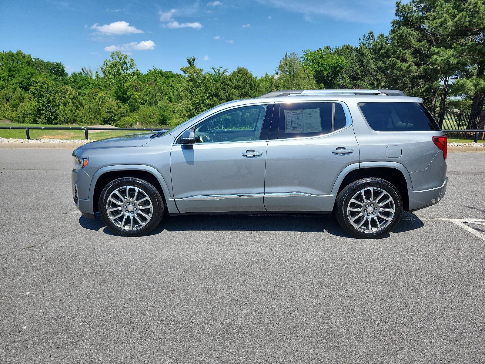 Certified 2023 GMC Acadia Denali w/ Denali Ultimate Package AWD/4WD image 2
