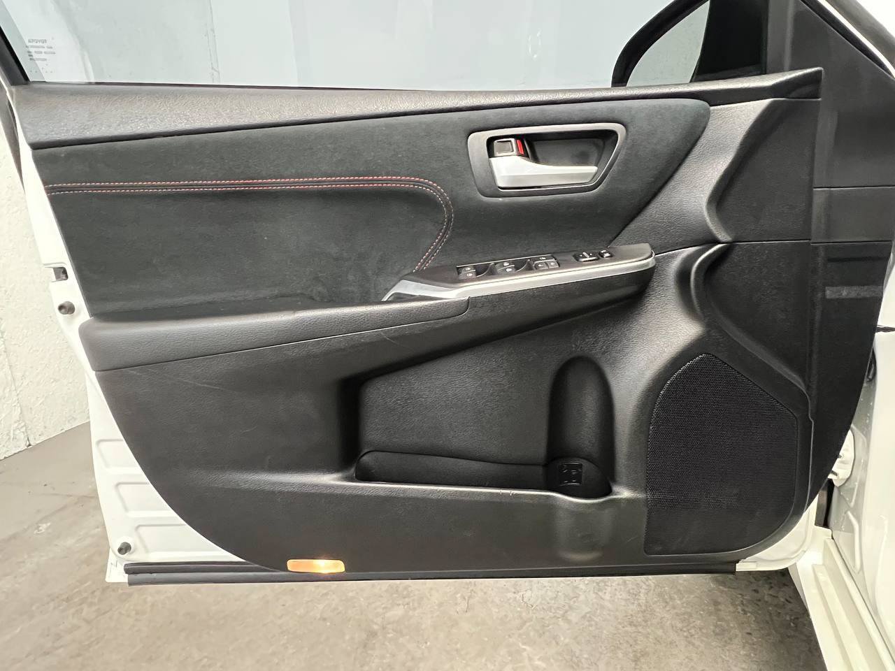 Used 2015 Toyota Camry XSE w/ Moonroof Package FWD image 7