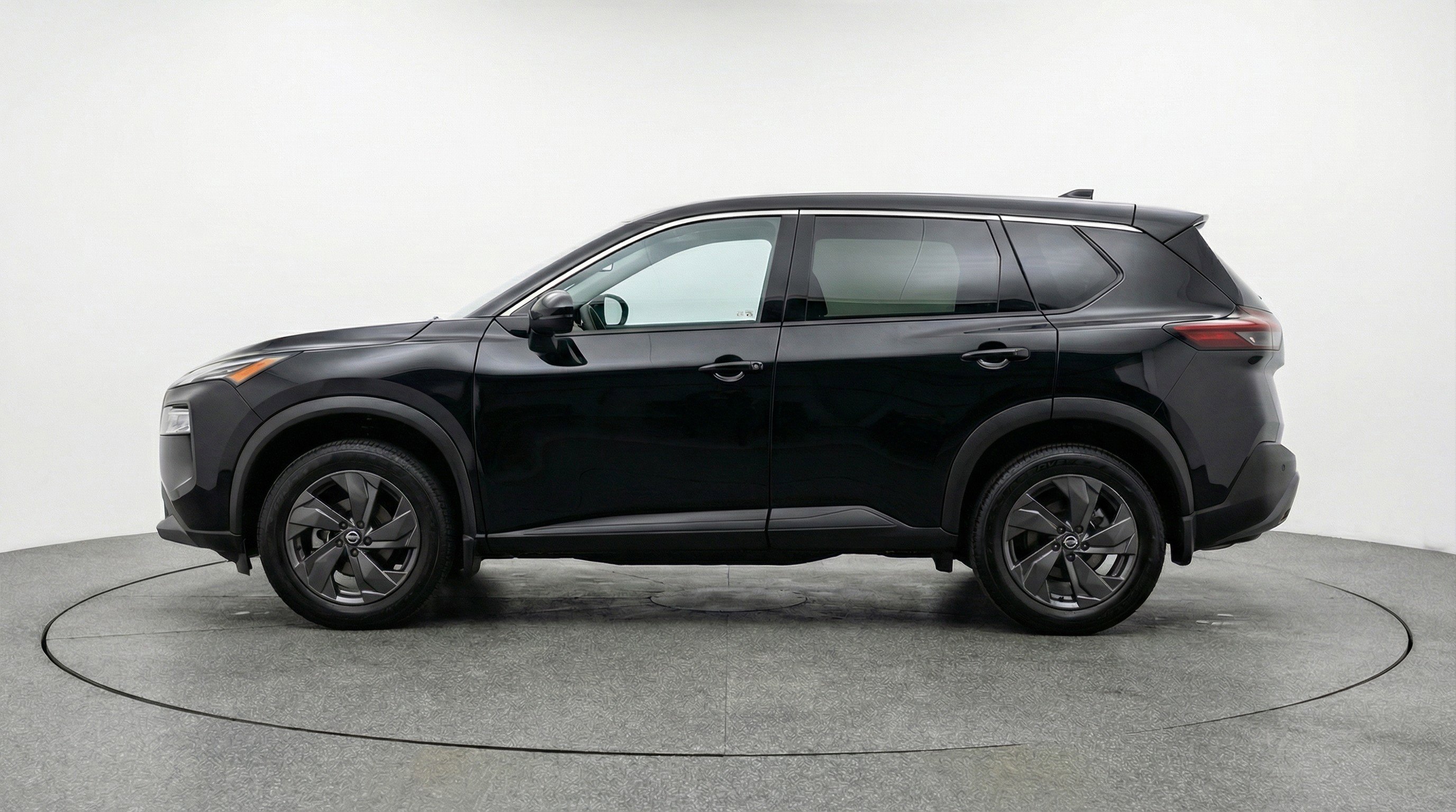 Used 2025 Nissan Rogue SV FWD image 5