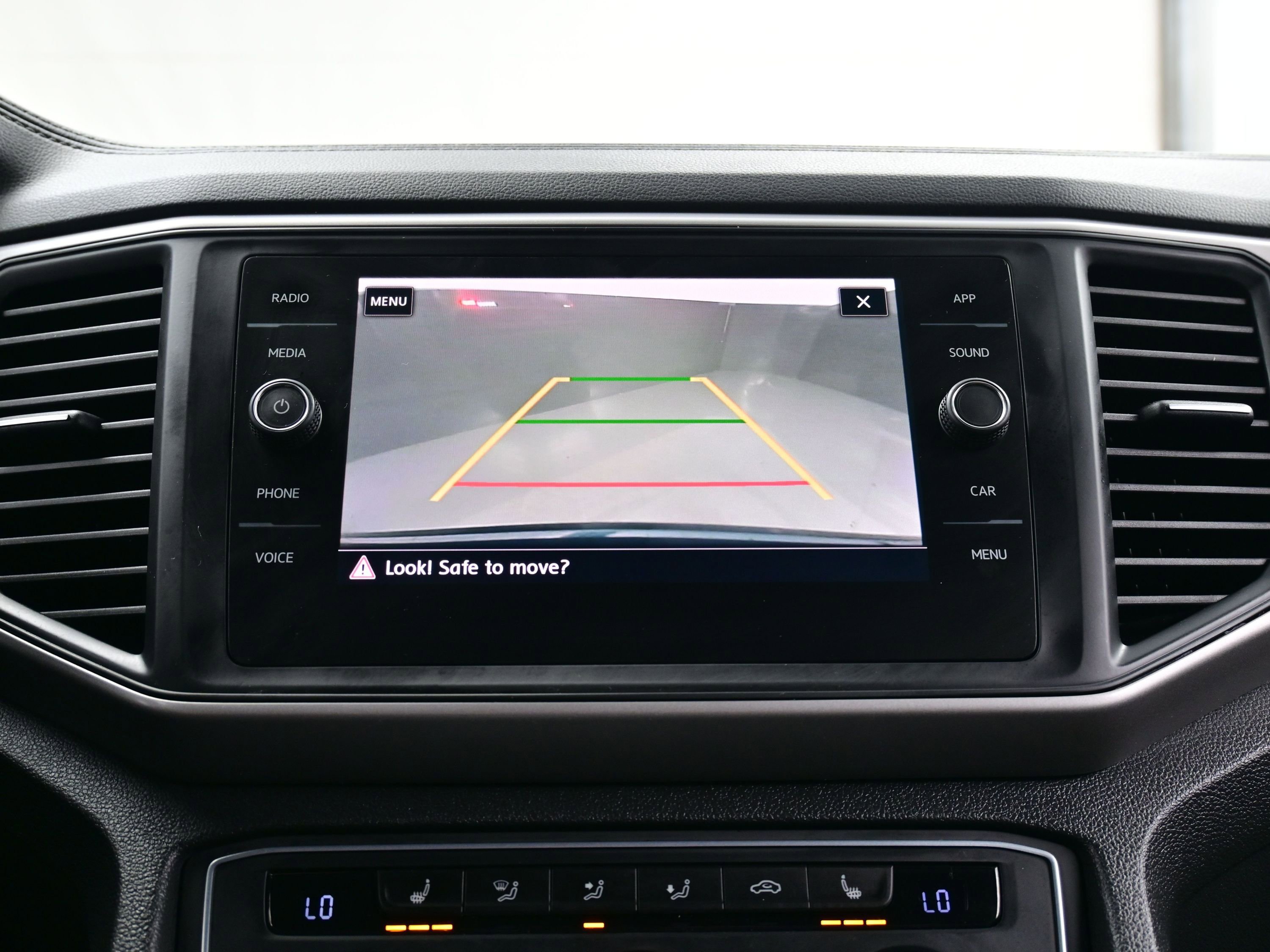 Used 2020 Volkswagen Atlas Cross Sport SE image 20