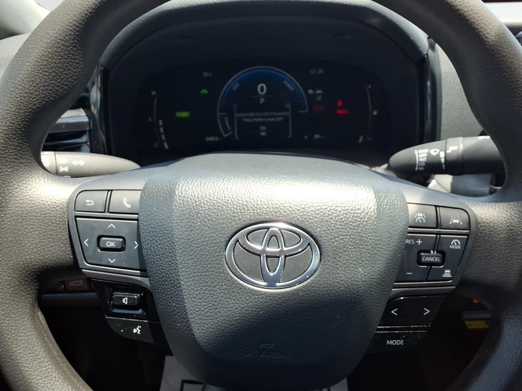 Used 2025 Toyota Camry LE FWD image 21