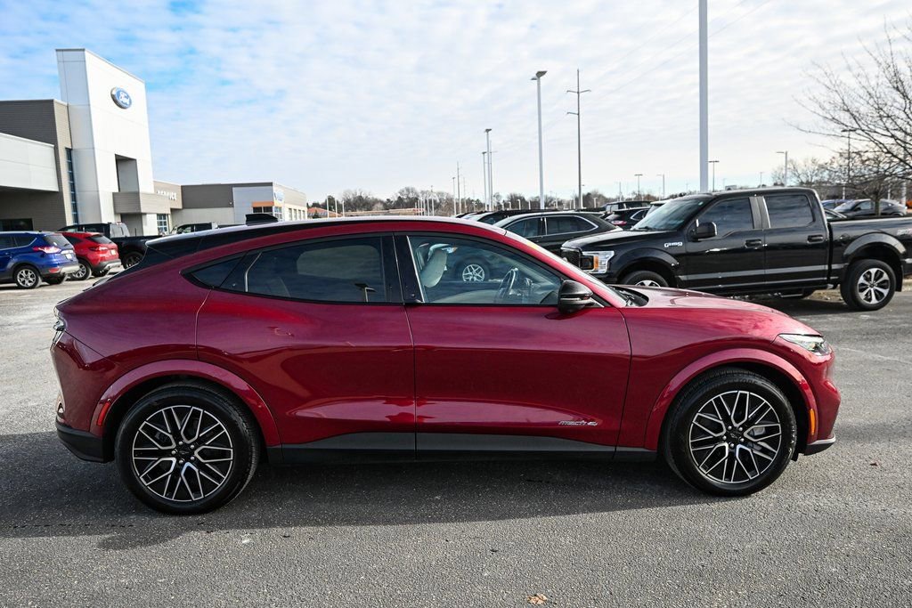 Certified 2025 Ford Mustang Mach-E Premium image 3