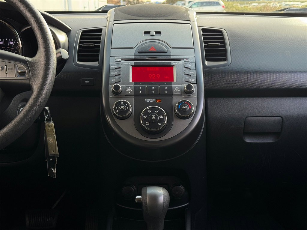 Used 2011 Kia Soul + w/ Audio Pkg image 17
