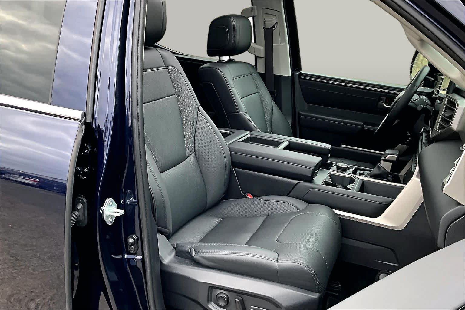 Used 2024 Toyota Tundra Limited AWD/4WD image 8