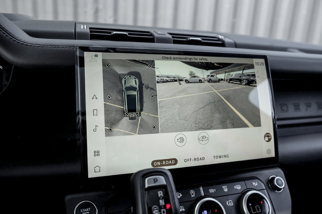 New 2026 Land Rover Defender 130 X-Dynamic SE AWD/4WD image 14