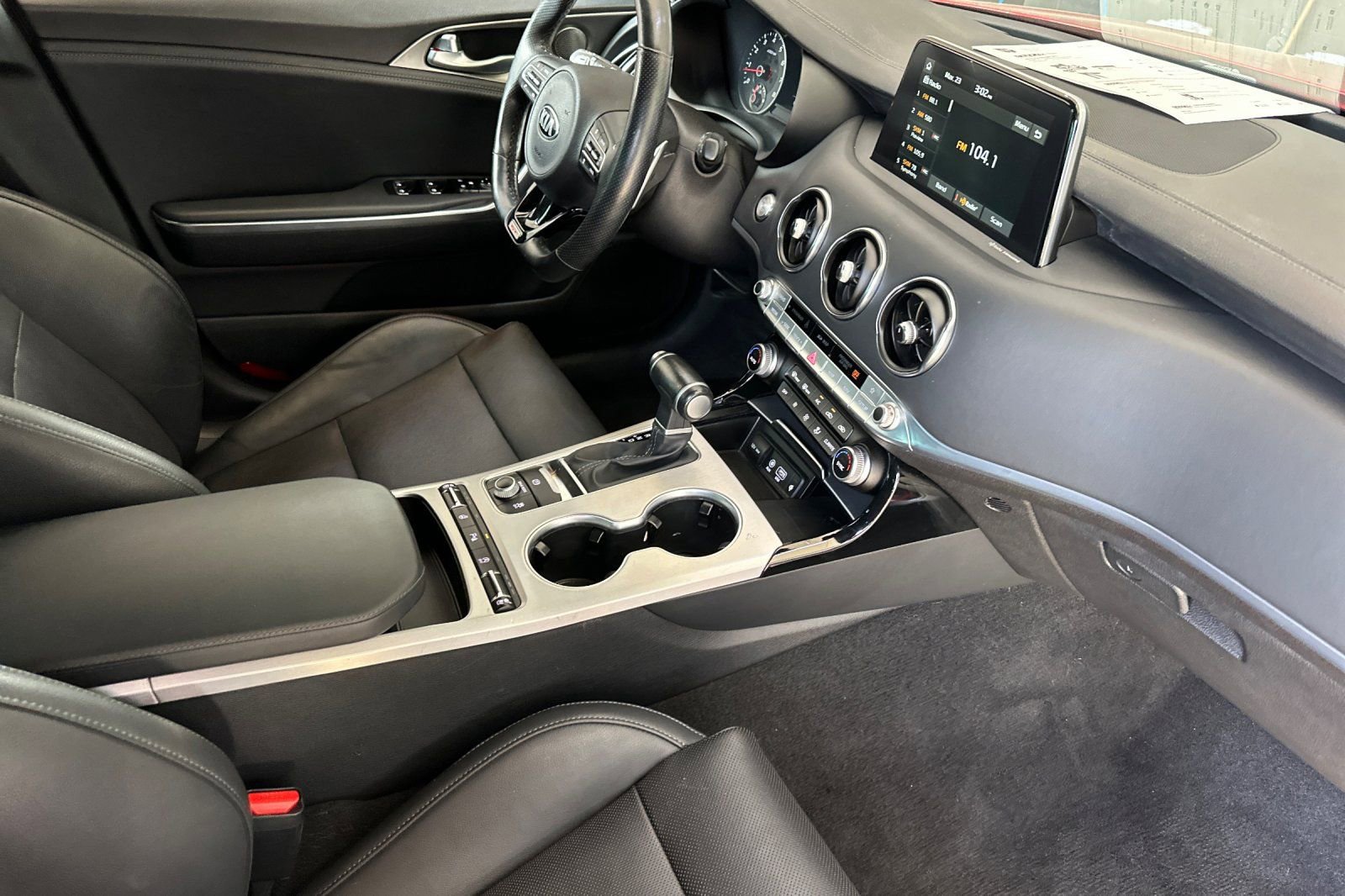 Certified 2019 Kia Stinger GT1 image 16