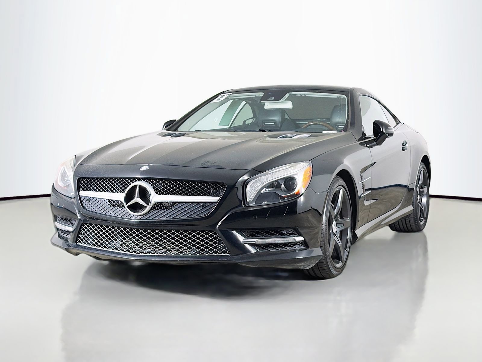 Used 2014 Mercedes-Benz SL 550 image 3