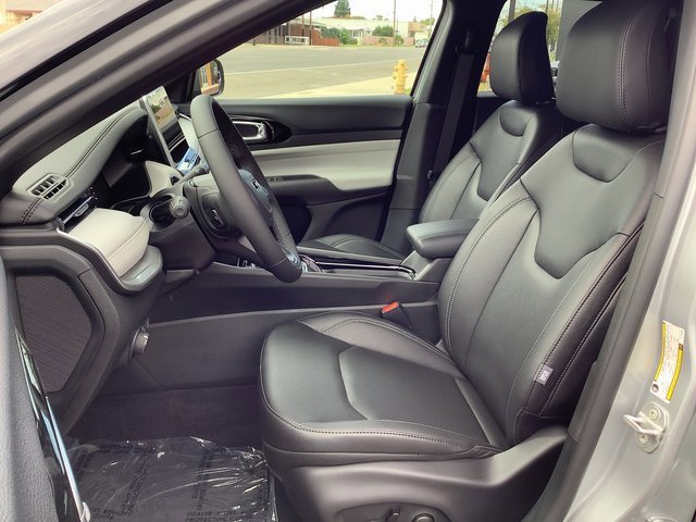 New 2026 Jeep Compass Limited image 8